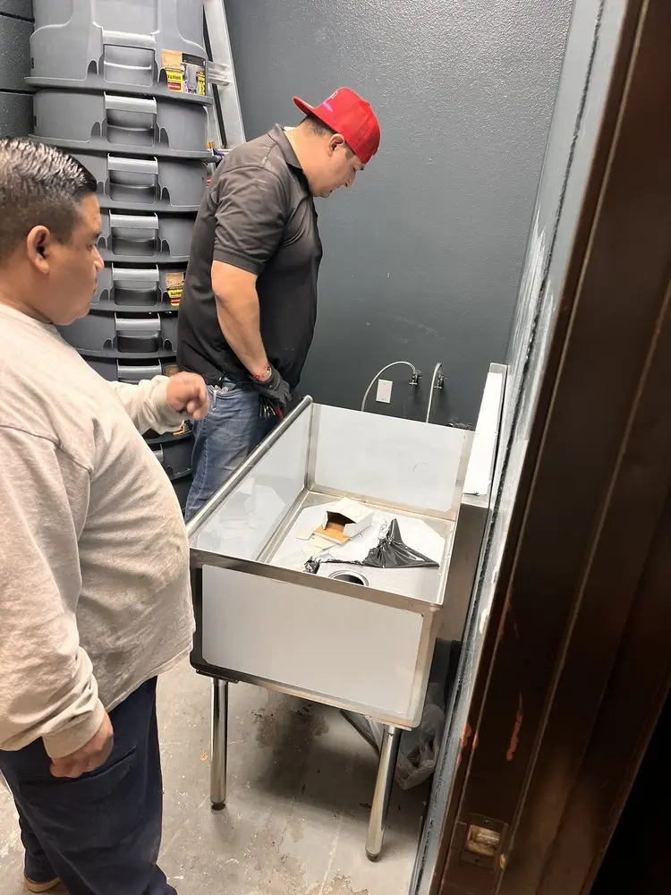 Commercial plumbing and sink installation in Rancho Fontana